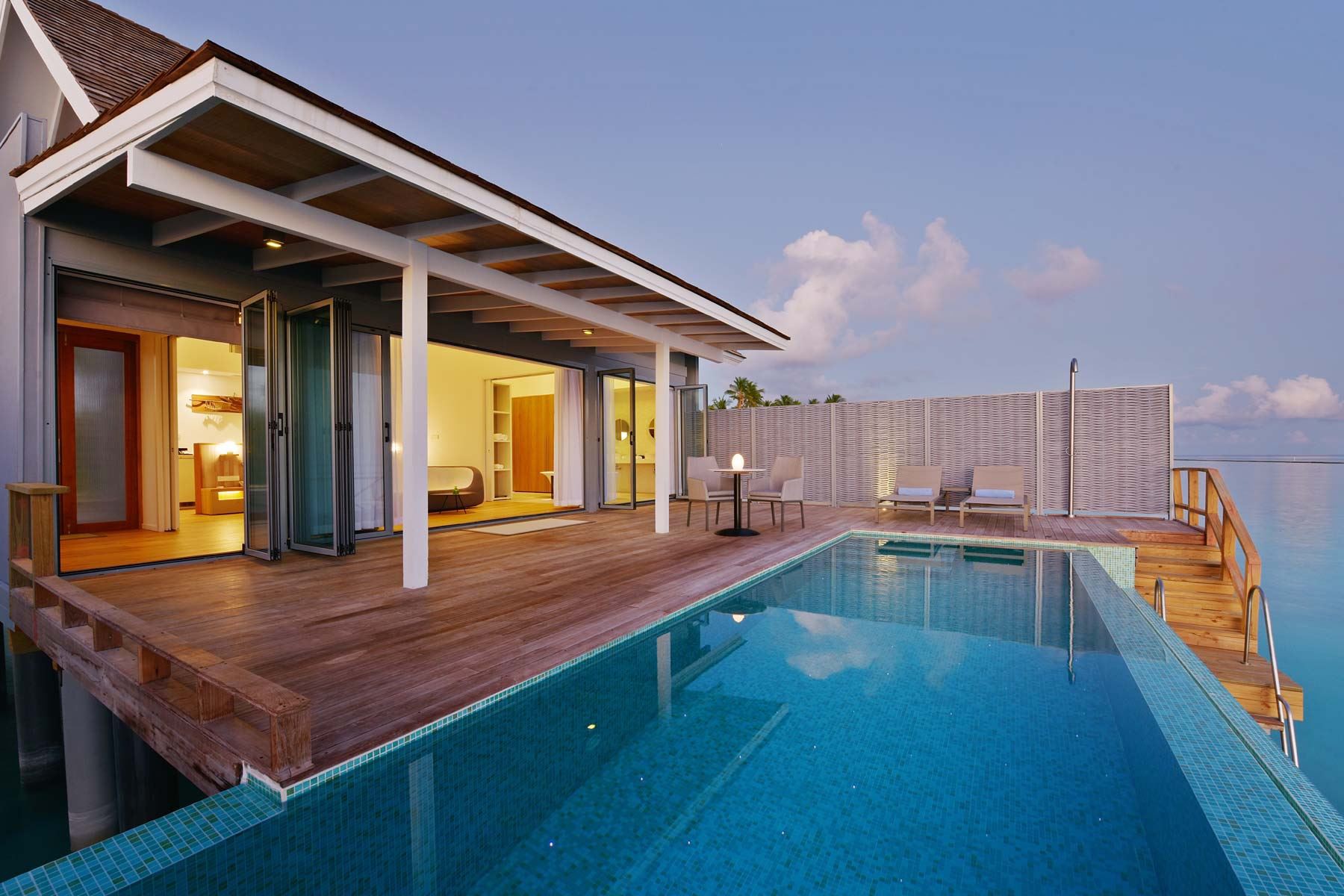 water-villa-with-pool-04.jpg water-villa-with-pool-04.jpg