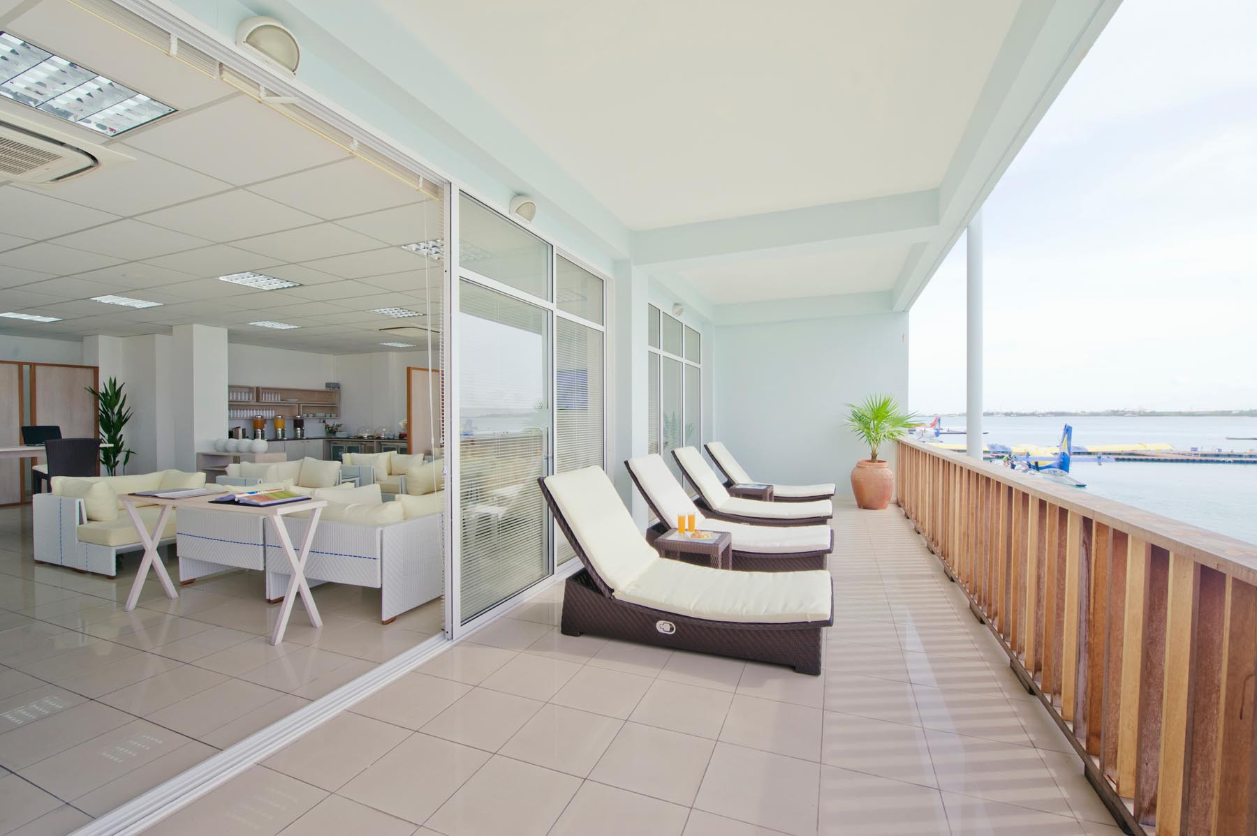034-Airport-Lounge-at-Seaplane-Terminal-4_DSC6047.jpg 034-Airport-Lounge-at-Seaplane-Terminal-4_DSC6047.jpg