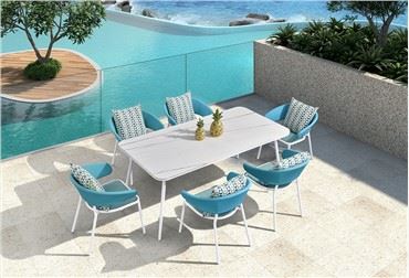Banc Outdoor Loveseat